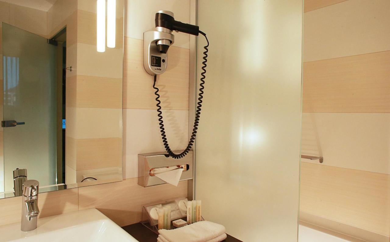 Отель Hotel Golden Tulip Ana Tower Sibiu Сибиу-10