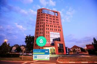 Отель Hotel Golden Tulip Ana Tower Sibiu Сибиу-0
