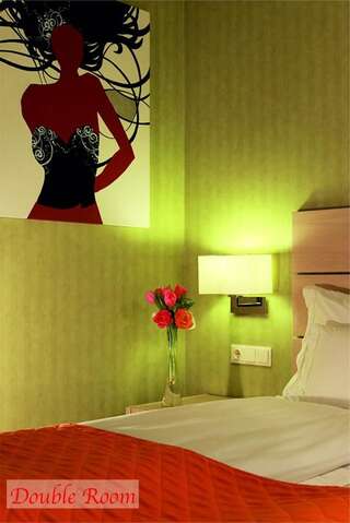 Отель Hotel Golden Tulip Ana Tower Sibiu Сибиу Стандартный номер с кроватью размера "king-size"-1