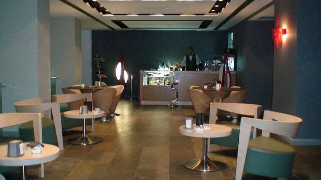 Отель Hotel Golden Tulip Ana Tower Sibiu Сибиу-17